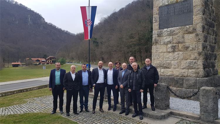Slika /PU_KZ/Vijesti 2019/Susret s crnogorcima.jpg
